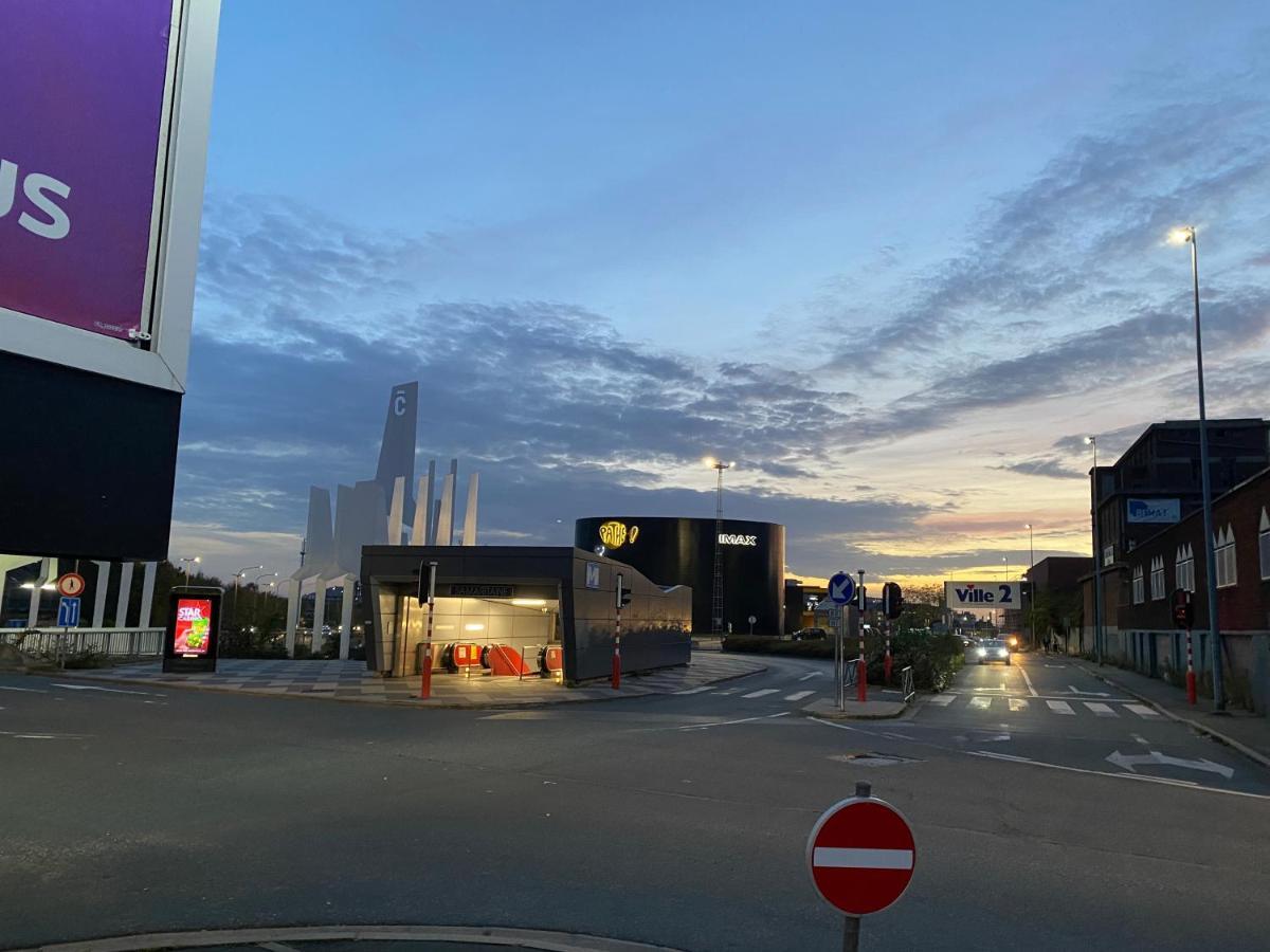 1-C Superbe Appartement Tres Calme Et Bien Decore Charleroi Luaran gambar