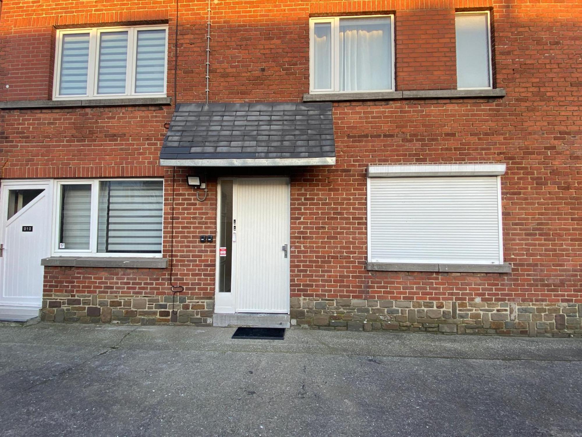 1-C Superbe Appartement Tres Calme Et Bien Decore Charleroi Luaran gambar